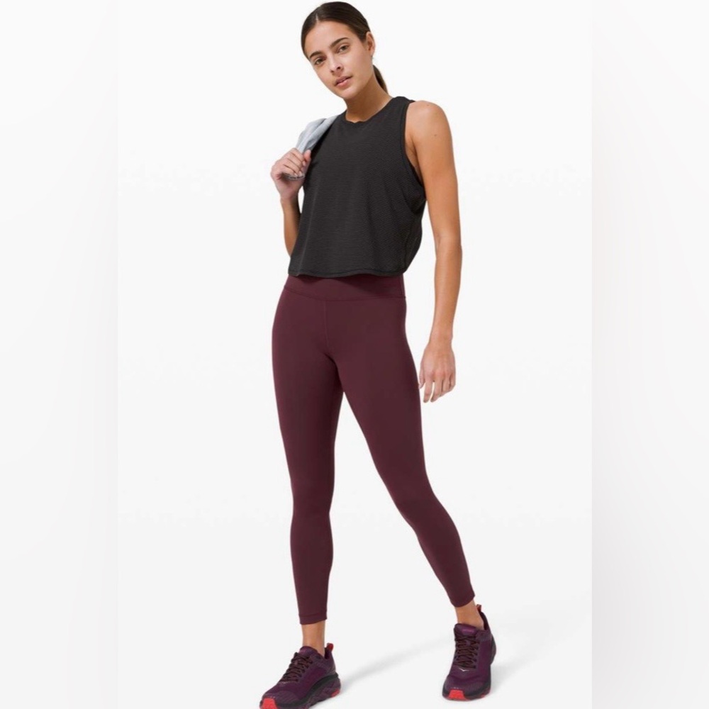 Lululemon Wunder Train High-Rise Tight 25"
Cassis (excellent condition)